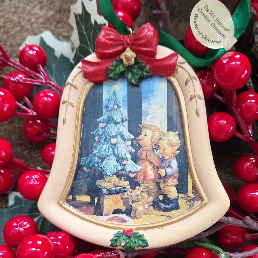 M.J. Hummel Christmas Ornament | "Wonder Of Christmas" Retired - Picture 3 of 6